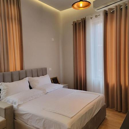 Berhami Studio Apartment ティラナ エクステリア 写真