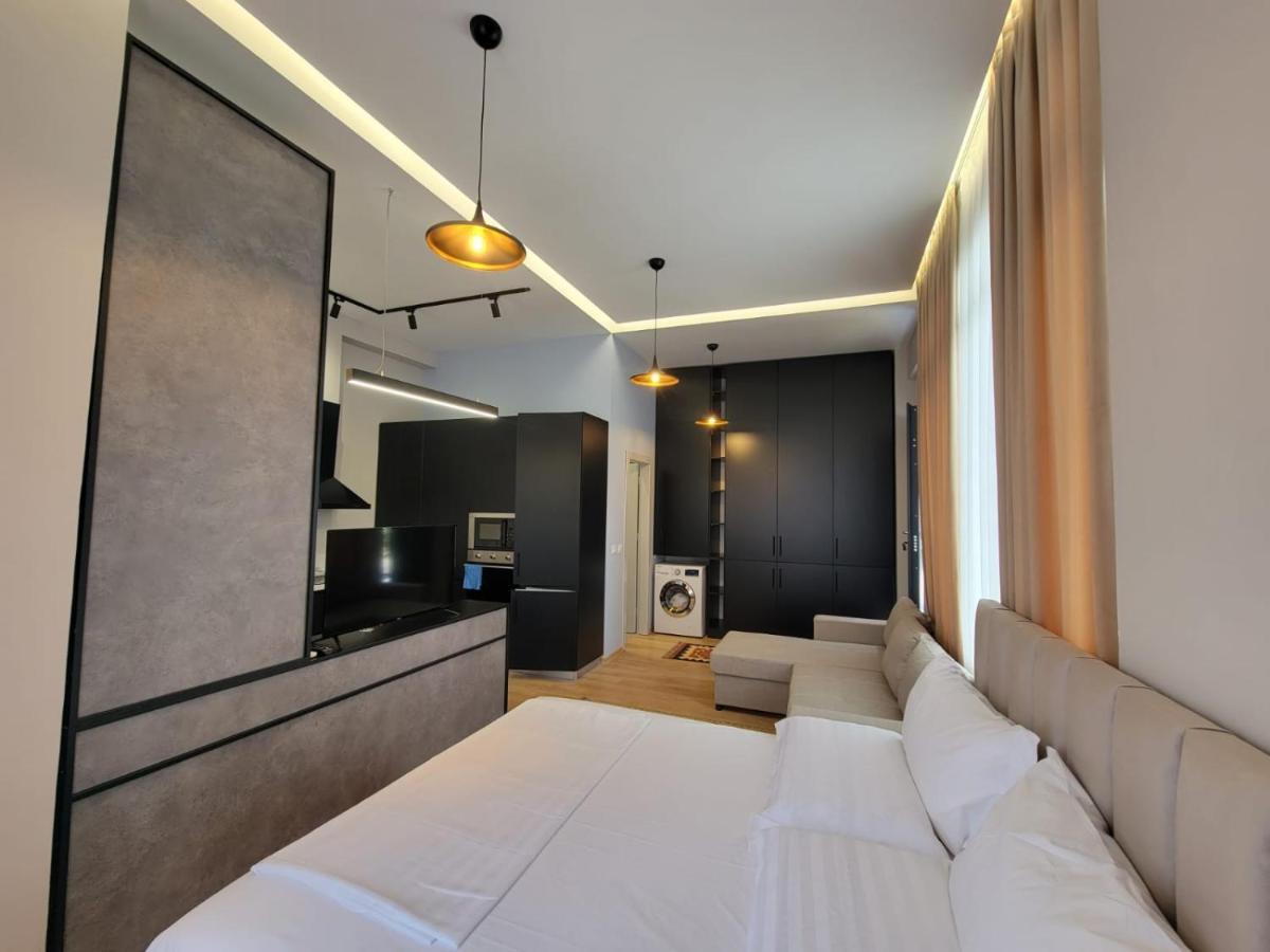 Berhami Studio Apartment ティラナ エクステリア 写真