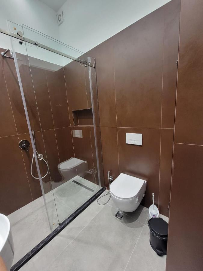 Berhami Studio Apartment ティラナ エクステリア 写真