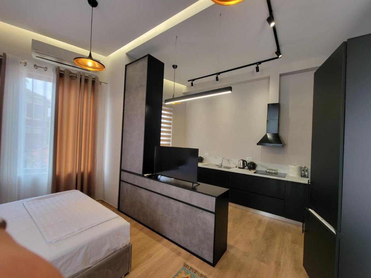 Berhami Studio Apartment ティラナ エクステリア 写真